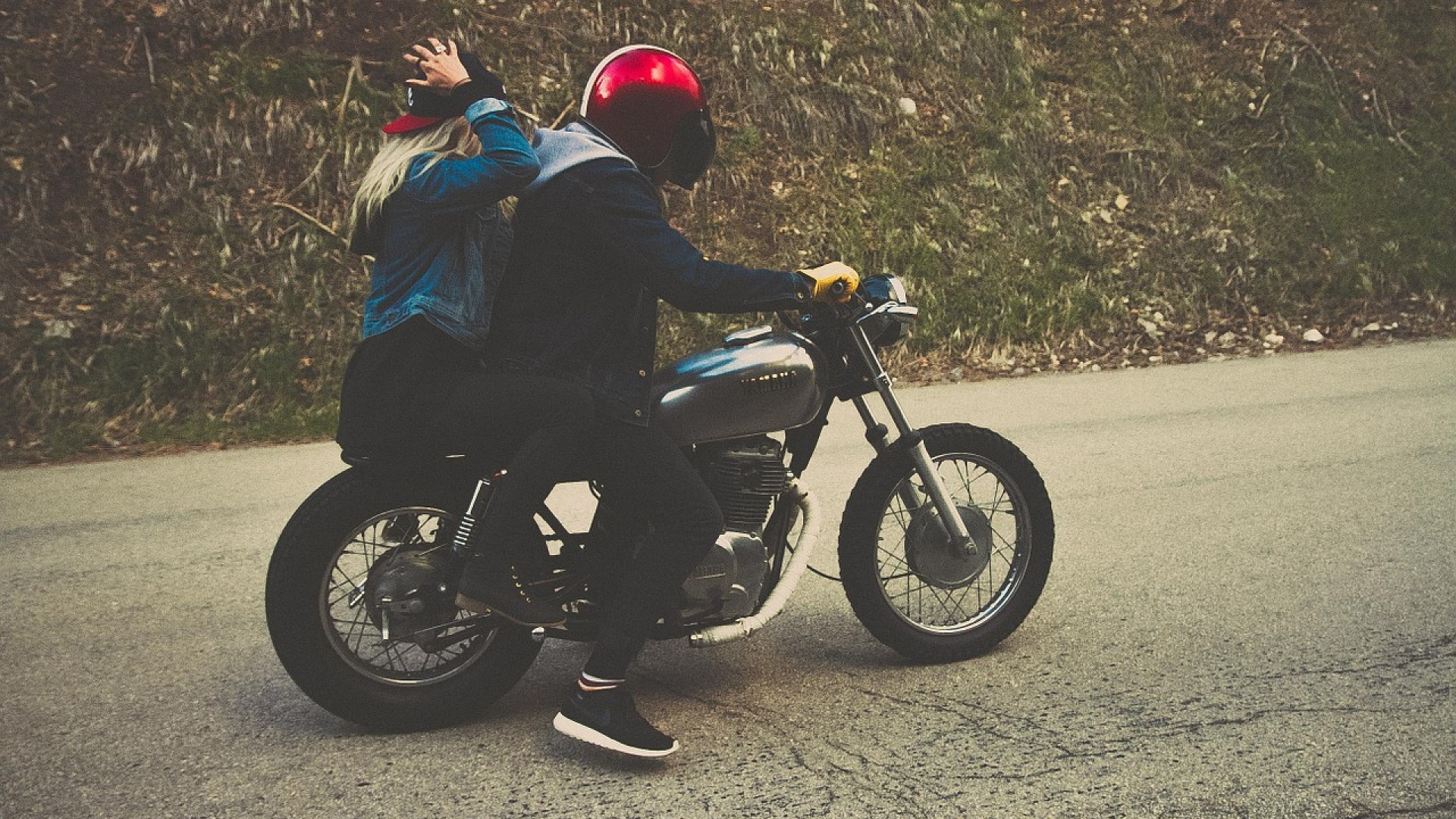 Les avantages qu'offre le port d'un casque moto